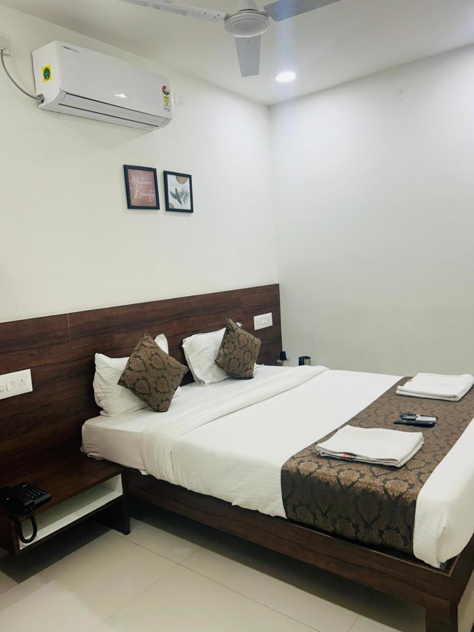 Hotel Queens Comfort Mysore Eksteriør billede