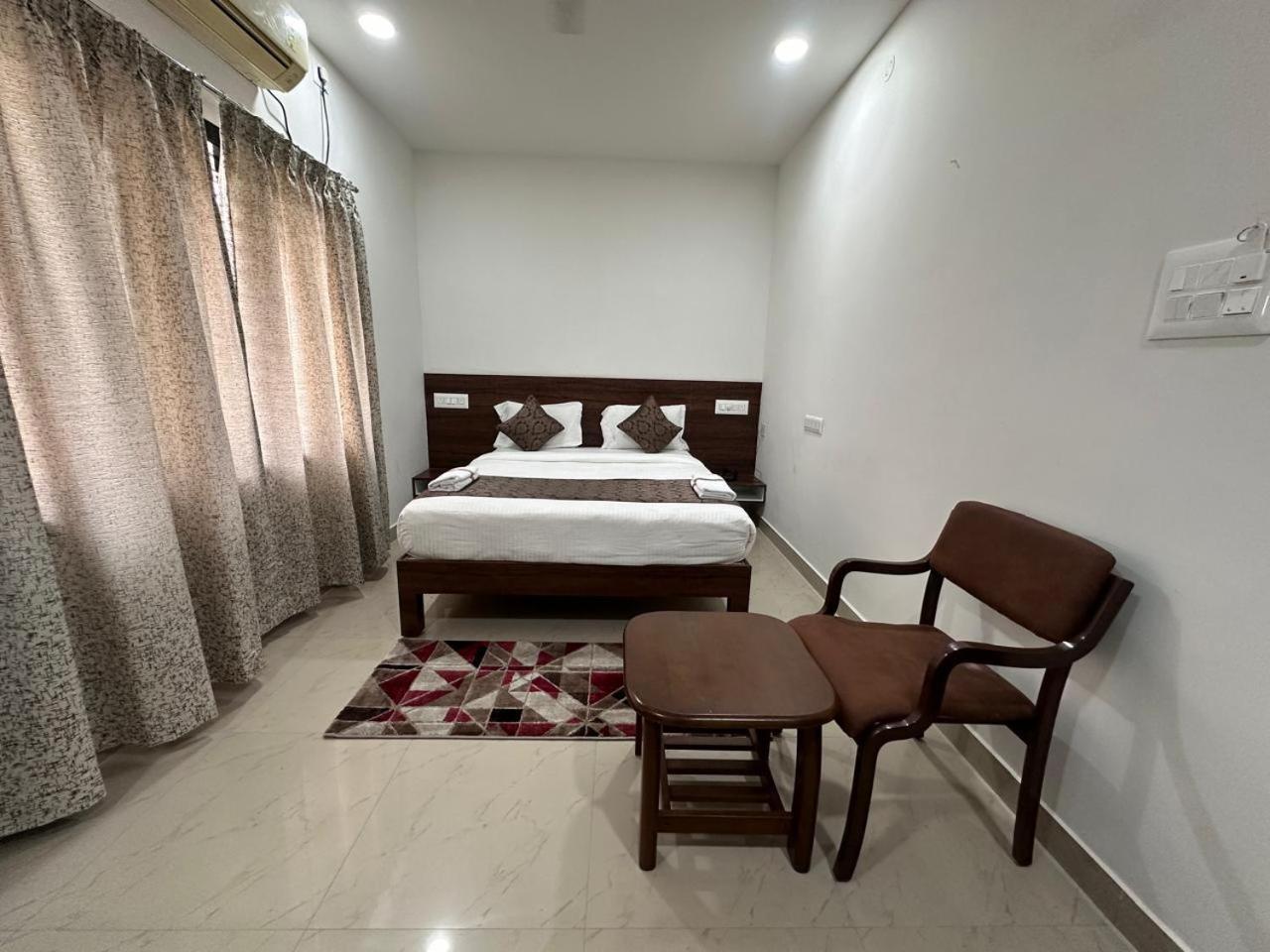 Hotel Queens Comfort Mysore Eksteriør billede