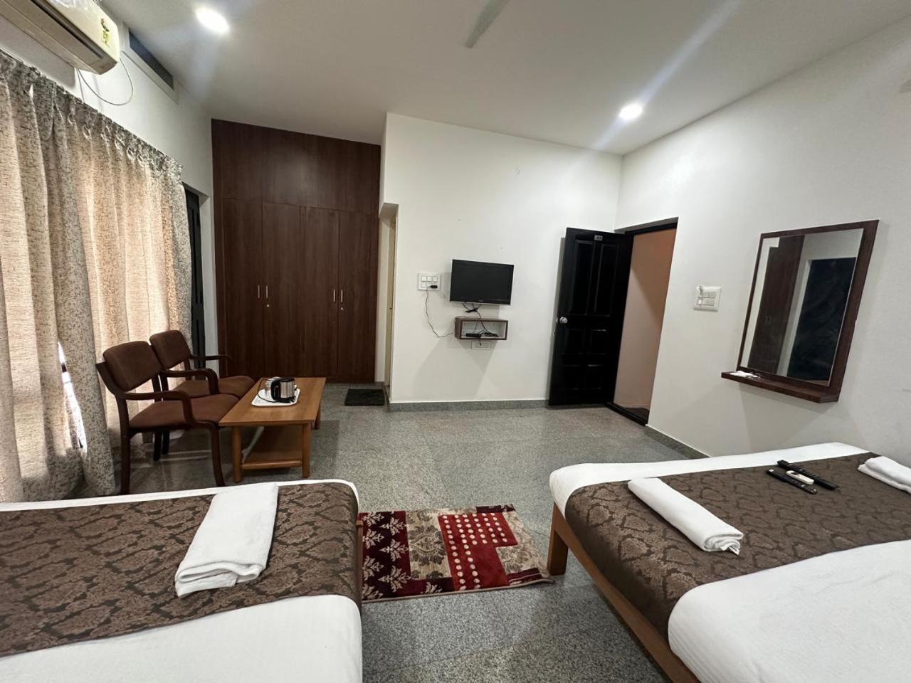 Hotel Queens Comfort Mysore Eksteriør billede