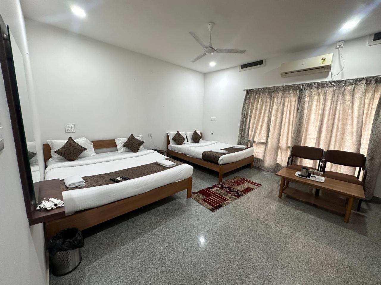Hotel Queens Comfort Mysore Eksteriør billede